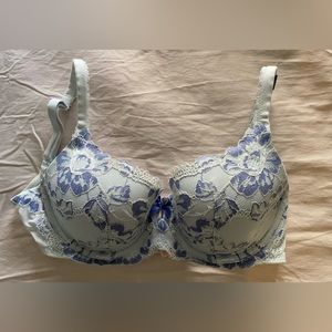 NWT Victoria's Secret Body By Victoria Lined Blue White Floral Demi Bra 32DD